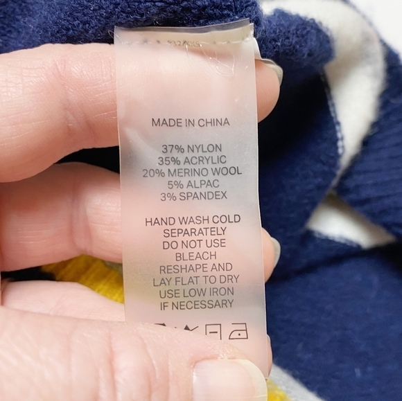 Court & Rowe hooded sweater new NWT cropped navy yellow wool alpaca oversized - Picture 8 of 8